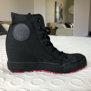 Wedge sneaker convers, size 8, like new!